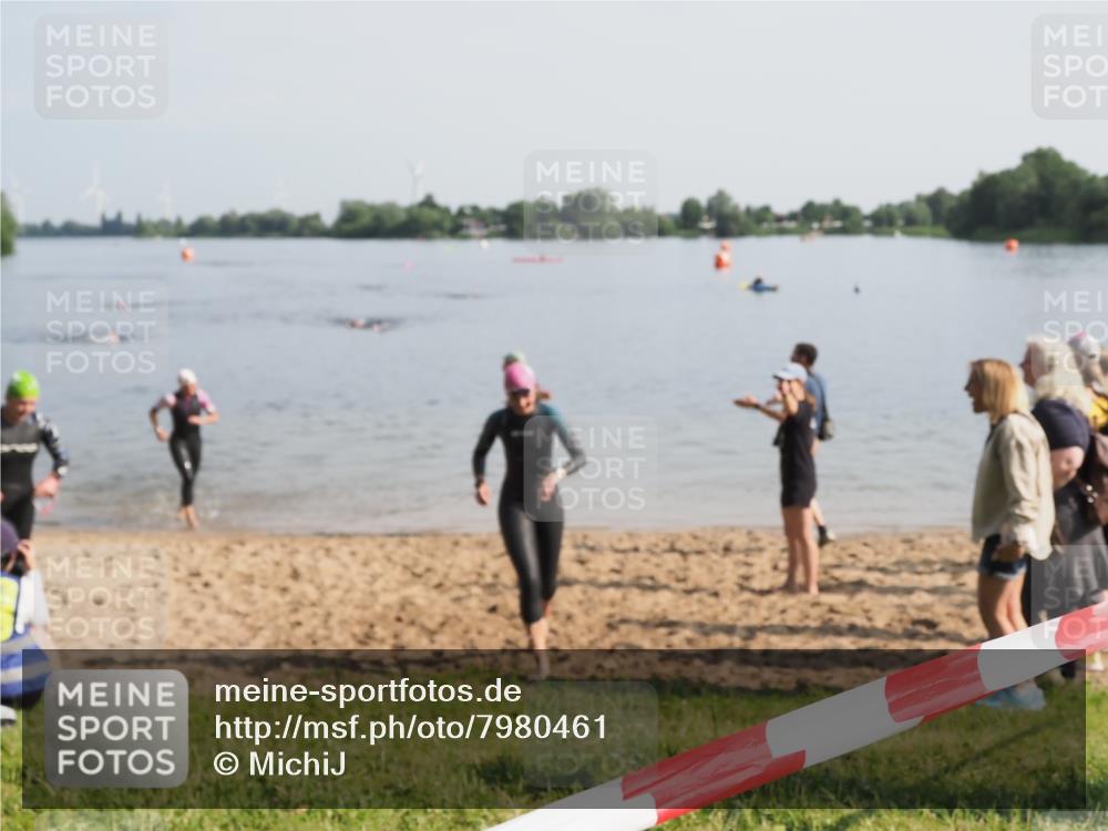 21.06.2025 - 27. Vierlanden-Triathlon MichiJ http://msf.ph/oto/7980461 15.06.2026 09:01:53 Schwimmen 196, 206, 214, 242 meine-sportfotos.de