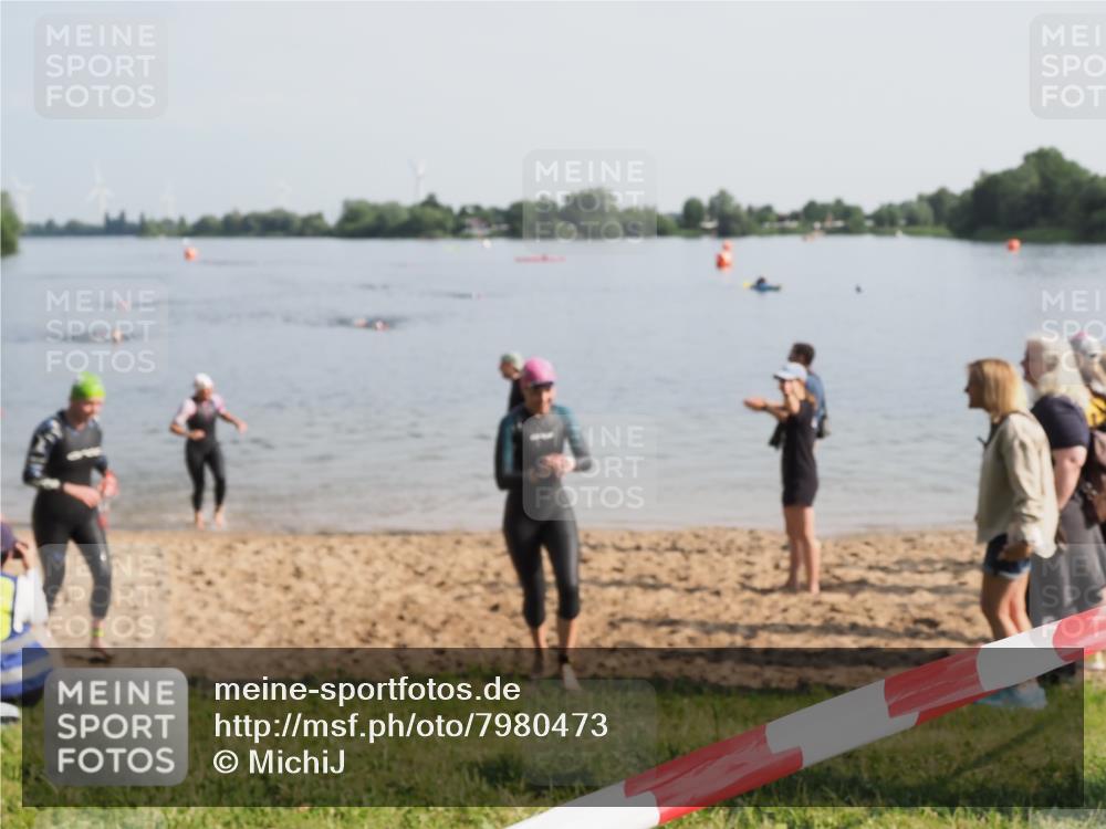 21.06.2025 - 27. Vierlanden-Triathlon MichiJ http://msf.ph/oto/7980473 15.06.2026 09:01:54 Schwimmen 196, 206, 214, 242 meine-sportfotos.de