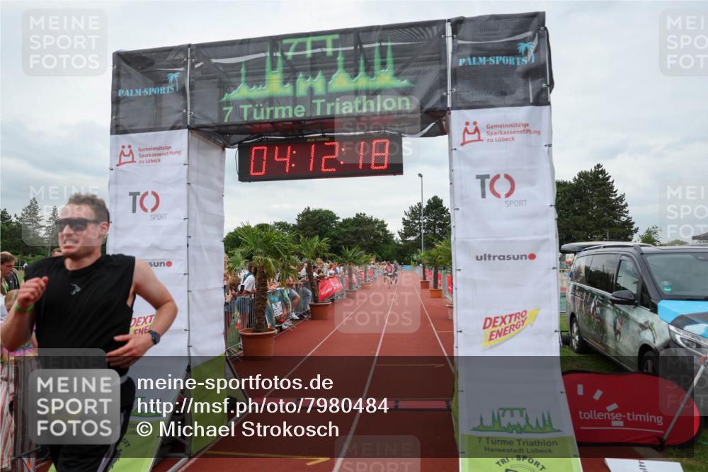 15.06.2025 - 7 Türme Triathlon Michael Strokosch http://msf.ph/oto/7980484 15.06.2025 14:12:18 Ziel 801, 845, 1001 meine-sportfotos.de