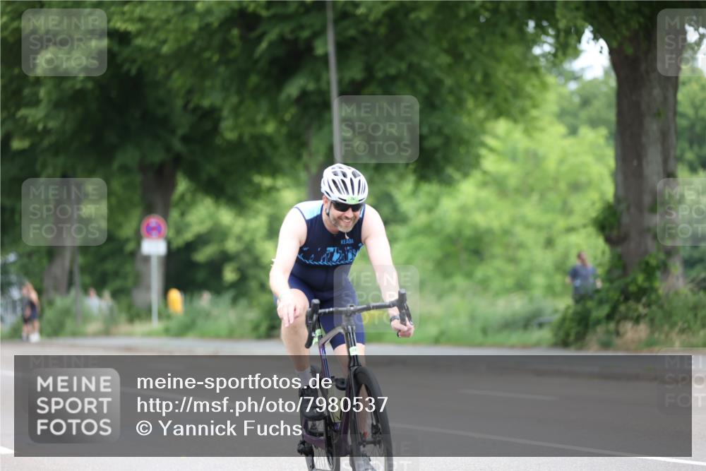 15.06.2025 - 7 Türme Triathlon Yannick Fuchs http://msf.ph/oto/7980537 15.06.2025 11:22:00 Radfahren  meine-sportfotos.de