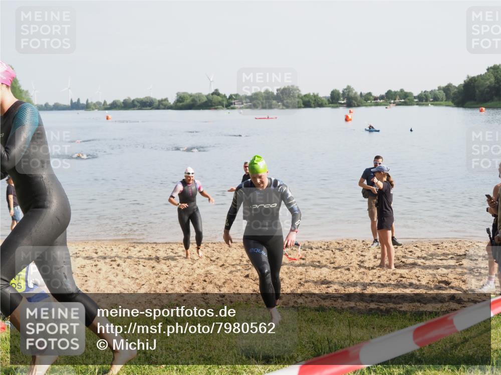 21.06.2025 - 27. Vierlanden-Triathlon MichiJ http://msf.ph/oto/7980562 15.06.2026 09:01:56 Schwimmen 196, 206, 214 meine-sportfotos.de