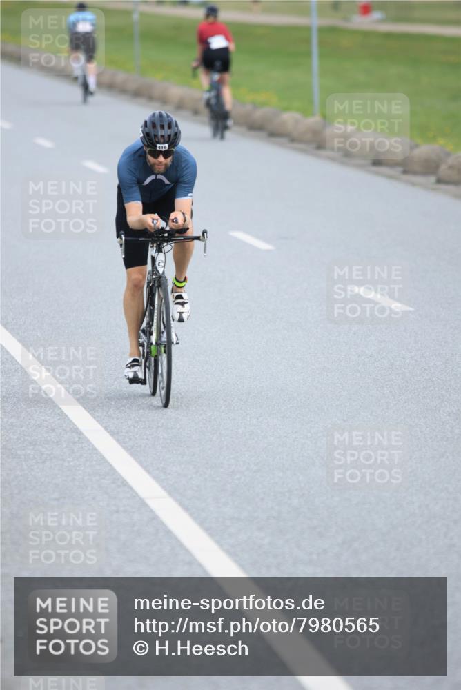 15.06.2025 - 27. Vierlanden-Triathlon H.Heesch http://msf.ph/oto/7980565 15.06.2025 10:40:55 Radfahren 116, 416, 432 meine-sportfotos.de