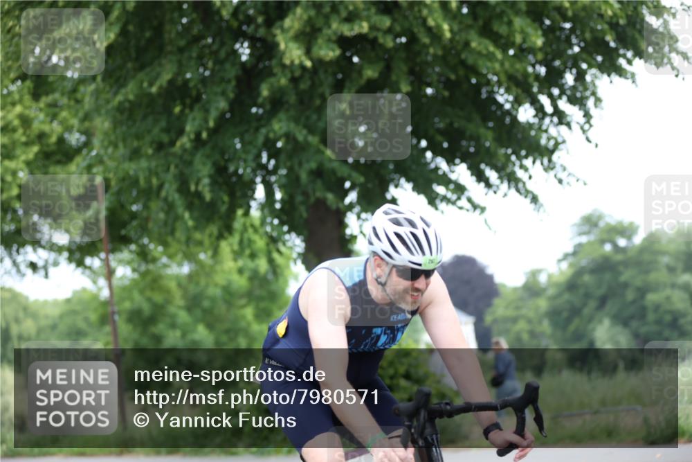 15.06.2025 - 7 Türme Triathlon Yannick Fuchs http://msf.ph/oto/7980571 15.06.2025 11:22:01 Radfahren 339 meine-sportfotos.de