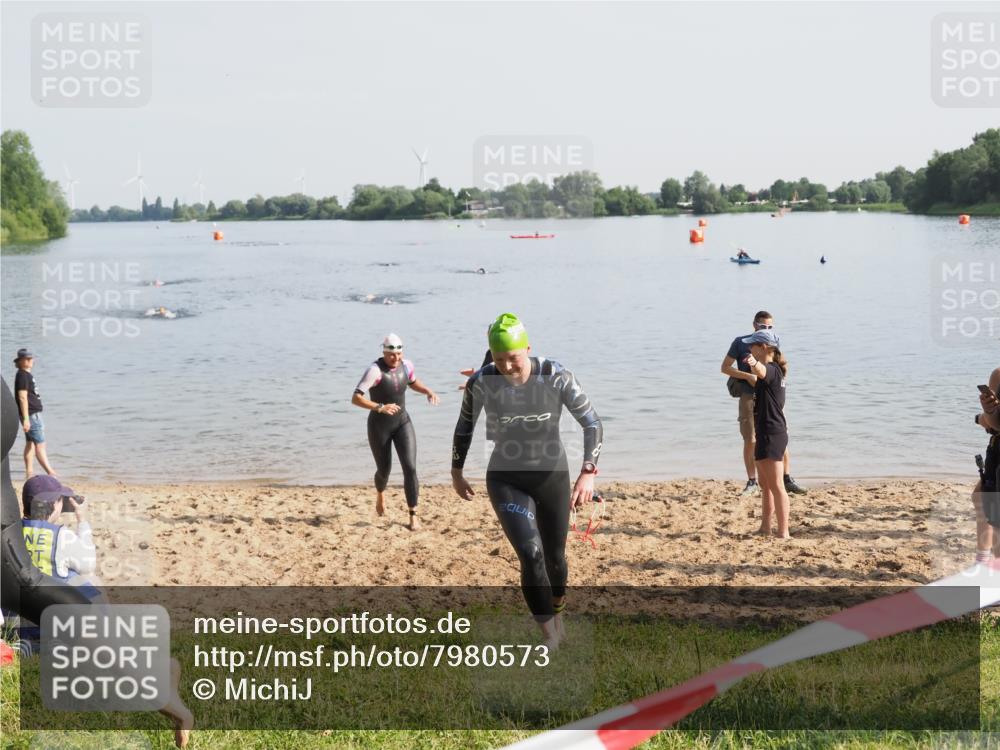 21.06.2025 - 27. Vierlanden-Triathlon MichiJ http://msf.ph/oto/7980573 15.06.2026 09:01:56 Schwimmen 196, 206, 214 meine-sportfotos.de