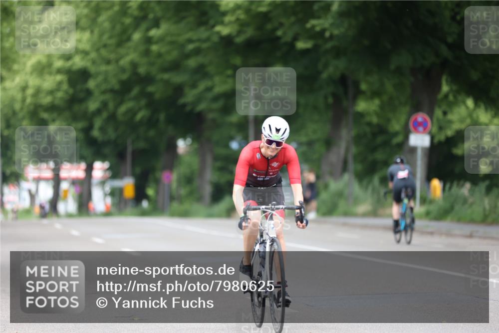 15.06.2025 - 7 Türme Triathlon Yannick Fuchs http://msf.ph/oto/7980625 15.06.2025 11:22:35 Radfahren 205, 243 meine-sportfotos.de