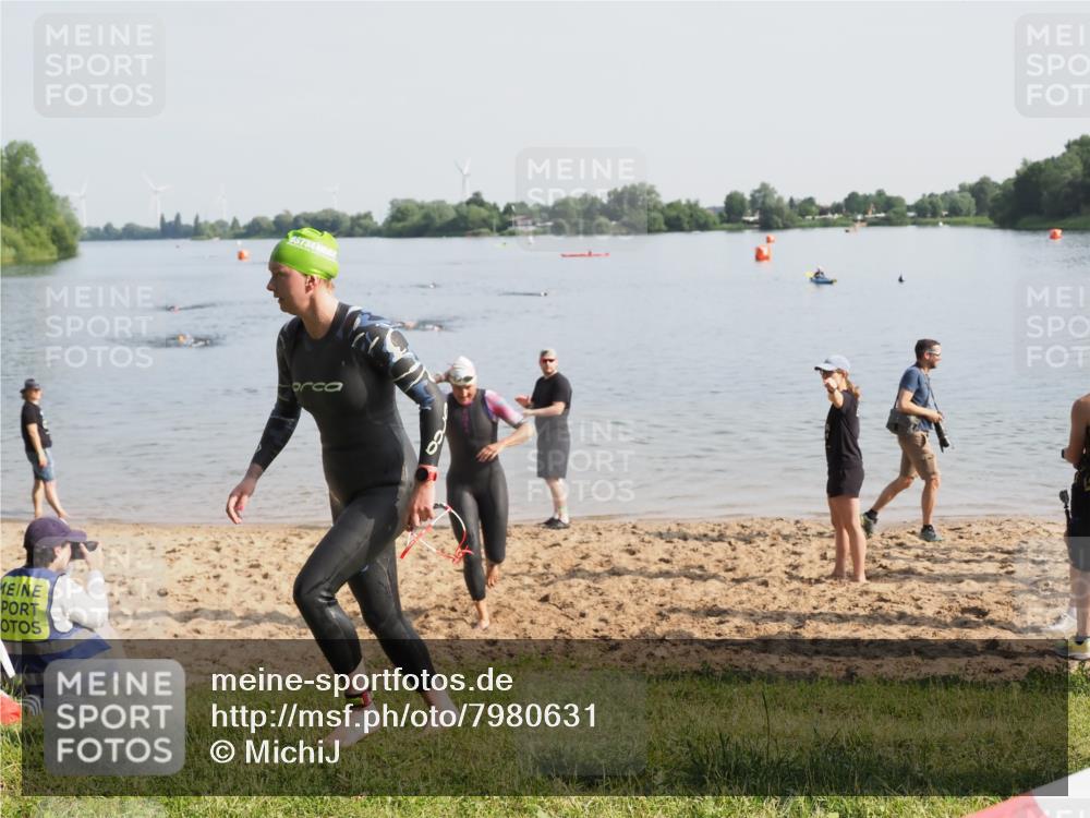 21.06.2025 - 27. Vierlanden-Triathlon MichiJ http://msf.ph/oto/7980631 15.06.2026 09:01:57 Schwimmen 196, 206, 214 meine-sportfotos.de