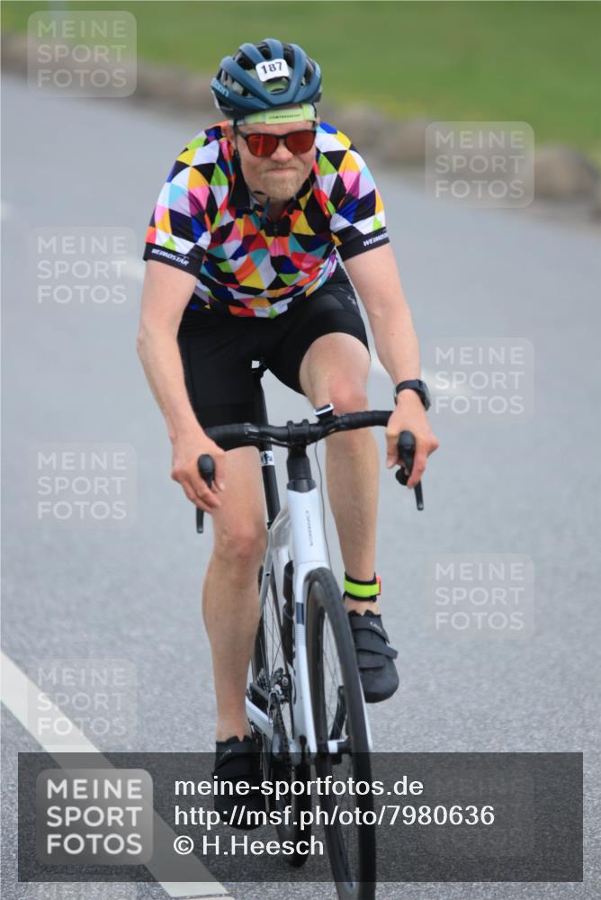 15.06.2025 - 27. Vierlanden-Triathlon H.Heesch http://msf.ph/oto/7980636 15.06.2025 10:41:09 Radfahren 114, 152, 187, 275, 289, 366, 426 meine-sportfotos.de