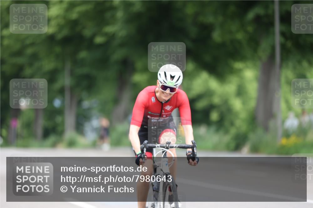 15.06.2025 - 7 Türme Triathlon Yannick Fuchs http://msf.ph/oto/7980643 15.06.2025 11:22:35 Radfahren 205, 243 meine-sportfotos.de