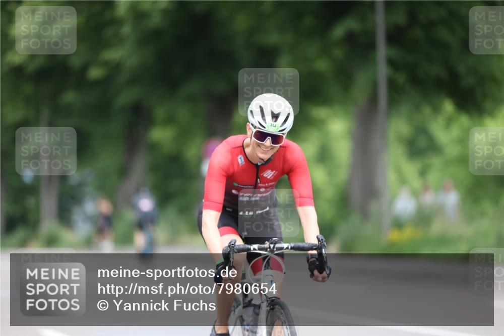 15.06.2025 - 7 Türme Triathlon Yannick Fuchs http://msf.ph/oto/7980654 15.06.2025 11:22:35 Radfahren 205, 243 meine-sportfotos.de