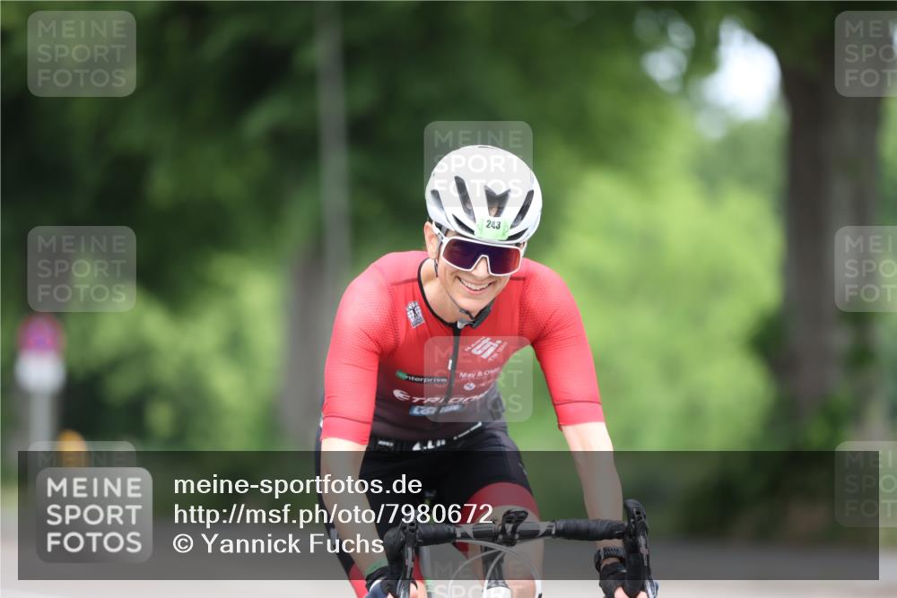 15.06.2025 - 7 Türme Triathlon Yannick Fuchs http://msf.ph/oto/7980672 15.06.2025 11:22:36 Radfahren 205, 243 meine-sportfotos.de