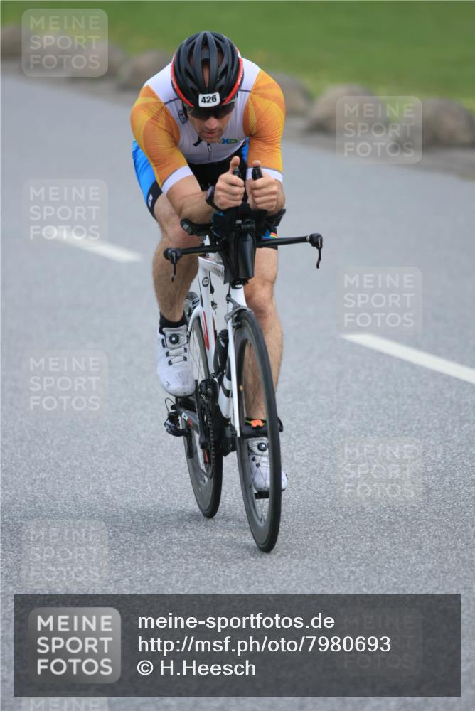 15.06.2025 - 27. Vierlanden-Triathlon H.Heesch http://msf.ph/oto/7980693 15.06.2025 10:41:17 Radfahren 114, 366, 426, 453 meine-sportfotos.de