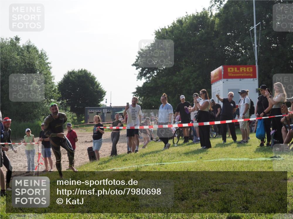15.06.2025 - 27. Vierlanden-Triathlon KatJ http://msf.ph/oto/7980698 15.06.2025 08:45:39 Schwimmen 104, 116, 145 meine-sportfotos.de