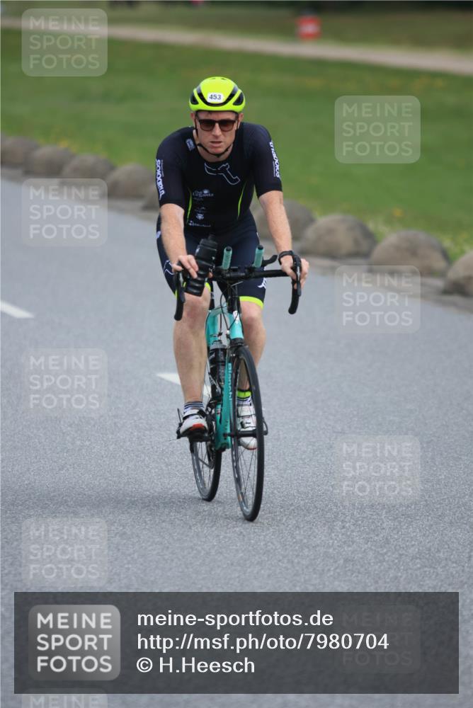 15.06.2025 - 27. Vierlanden-Triathlon H.Heesch http://msf.ph/oto/7980704 15.06.2025 10:41:25 Radfahren 106, 198, 229, 351, 453 meine-sportfotos.de