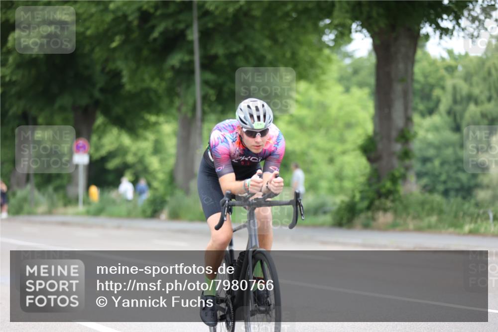 15.06.2025 - 7 Türme Triathlon Yannick Fuchs http://msf.ph/oto/7980766 15.06.2025 11:22:46 Radfahren  meine-sportfotos.de