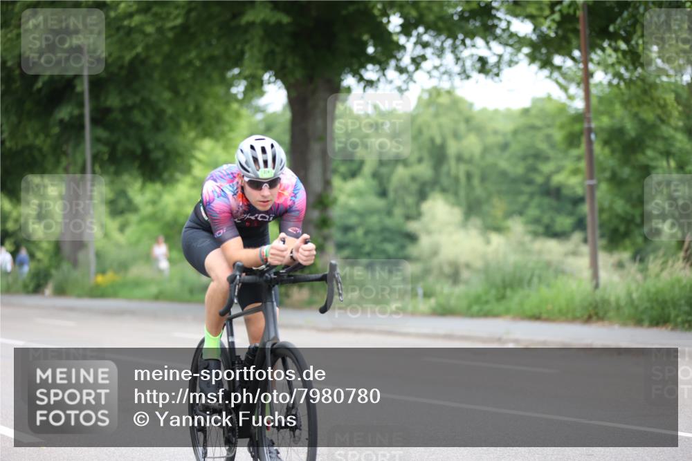 15.06.2025 - 7 Türme Triathlon Yannick Fuchs http://msf.ph/oto/7980780 15.06.2025 11:22:46 Radfahren  meine-sportfotos.de