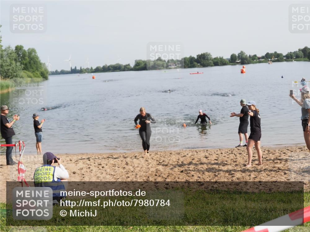 21.06.2025 - 27. Vierlanden-Triathlon MichiJ http://msf.ph/oto/7980784 15.06.2026 09:02:34 Schwimmen 200, 246 meine-sportfotos.de