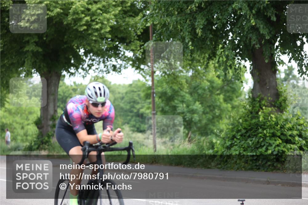 15.06.2025 - 7 Türme Triathlon Yannick Fuchs http://msf.ph/oto/7980791 15.06.2025 11:22:47 Radfahren  meine-sportfotos.de