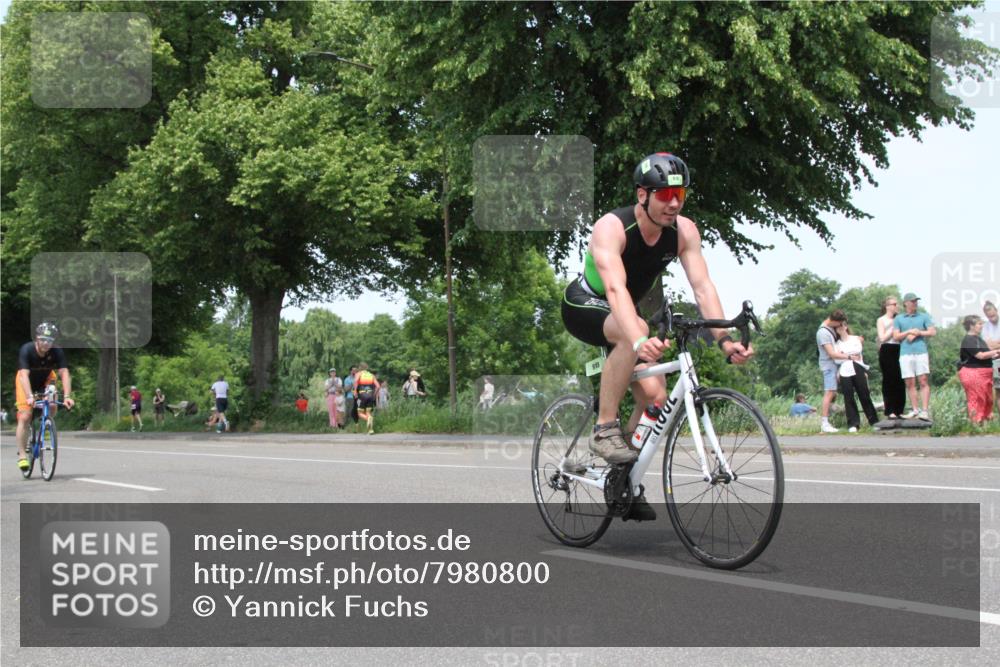 15.06.2025 - 7 Türme Triathlon Yannick Fuchs http://msf.ph/oto/7980800 15.06.2025 13:26:52 Radfahren  meine-sportfotos.de
