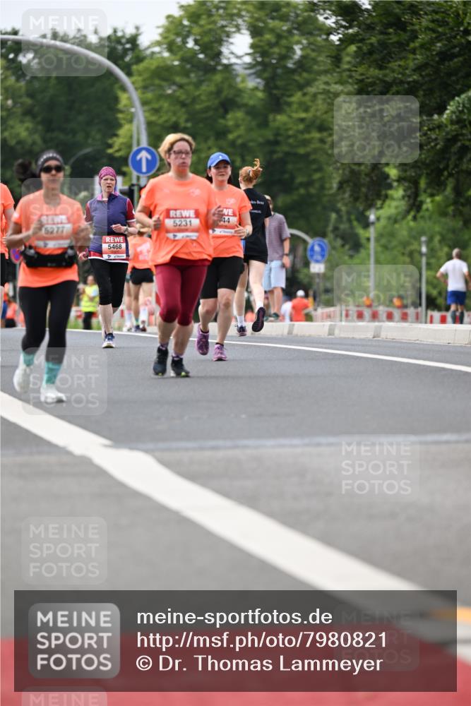 15.06.2025 - REWE Women's Run Dr. Thomas Lammeyer http://msf.ph/oto/7980821 15.06.2025 10:45:33 Laufen 5231, 44, 5277, 5468 meine-sportfotos.de