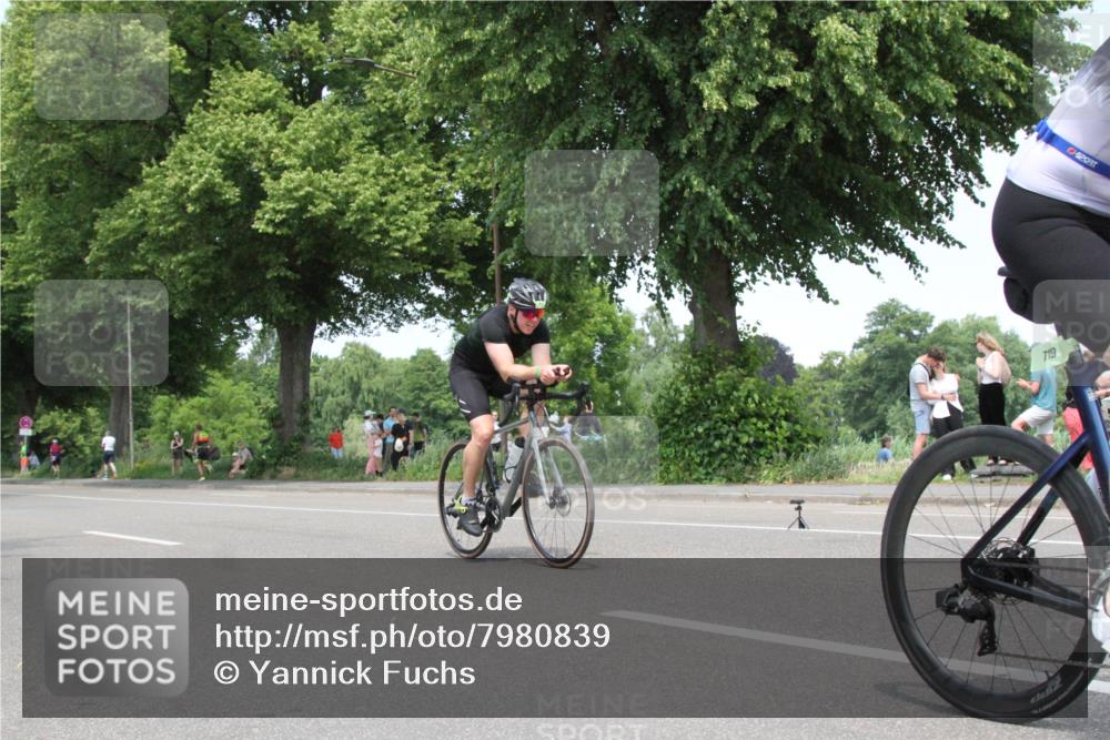 15.06.2025 - 7 Türme Triathlon Yannick Fuchs http://msf.ph/oto/7980839 15.06.2025 13:26:56 Radfahren  meine-sportfotos.de