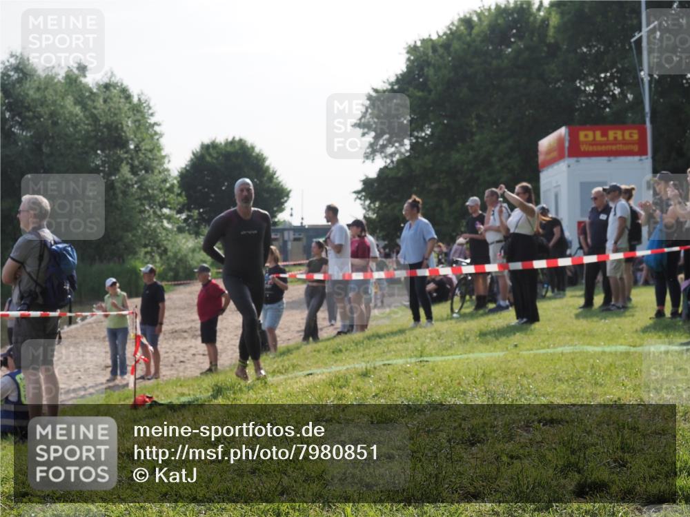 15.06.2025 - 27. Vierlanden-Triathlon KatJ http://msf.ph/oto/7980851 15.06.2025 08:45:48 Schwimmen 104, 116, 125, 145, 150 meine-sportfotos.de