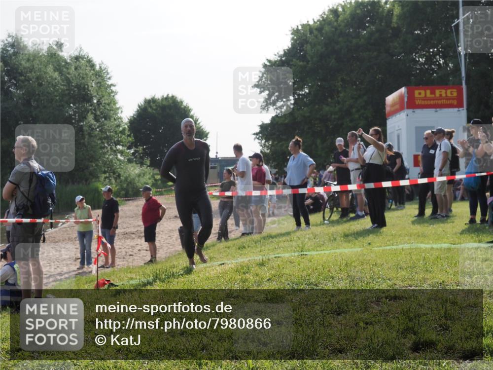 15.06.2025 - 27. Vierlanden-Triathlon KatJ http://msf.ph/oto/7980866 15.06.2025 08:45:48 Schwimmen 104, 116, 125, 145, 150 meine-sportfotos.de