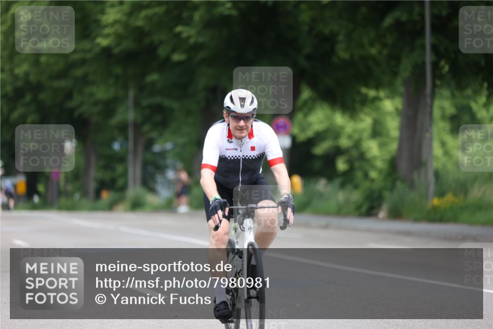 15.06.2025 - 7 Türme Triathlon Yannick Fuchs http://msf.ph/oto/7980981 15.06.2025 11:23:50 Radfahren  meine-sportfotos.de