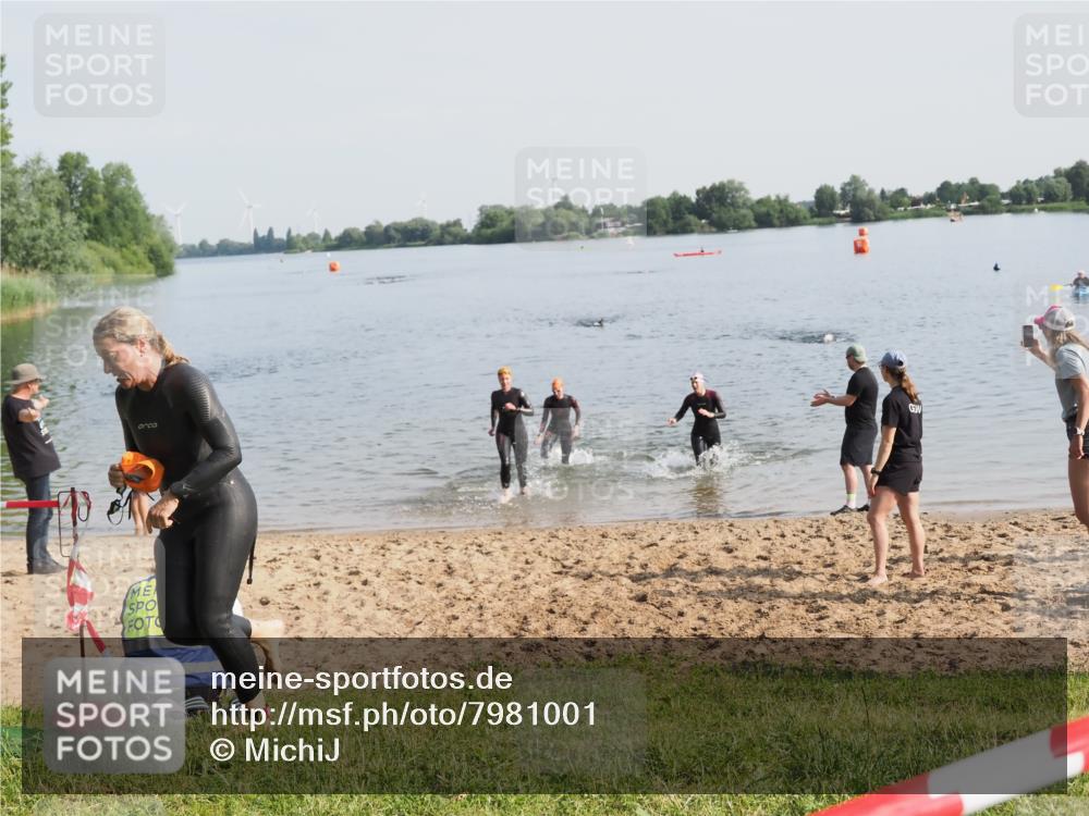 21.06.2025 - 27. Vierlanden-Triathlon MichiJ http://msf.ph/oto/7981001 15.06.2026 09:02:38 Schwimmen 200, 210, 223, 246 meine-sportfotos.de
