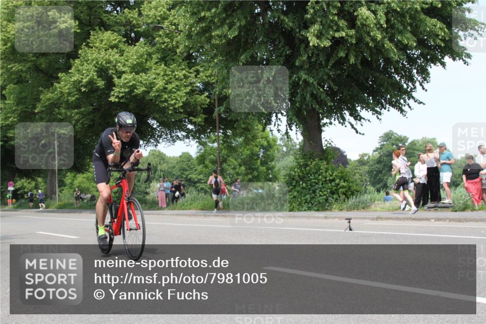 15.06.2025 - 7 Türme Triathlon Yannick Fuchs http://msf.ph/oto/7981005 15.06.2025 13:27:28 Radfahren  meine-sportfotos.de