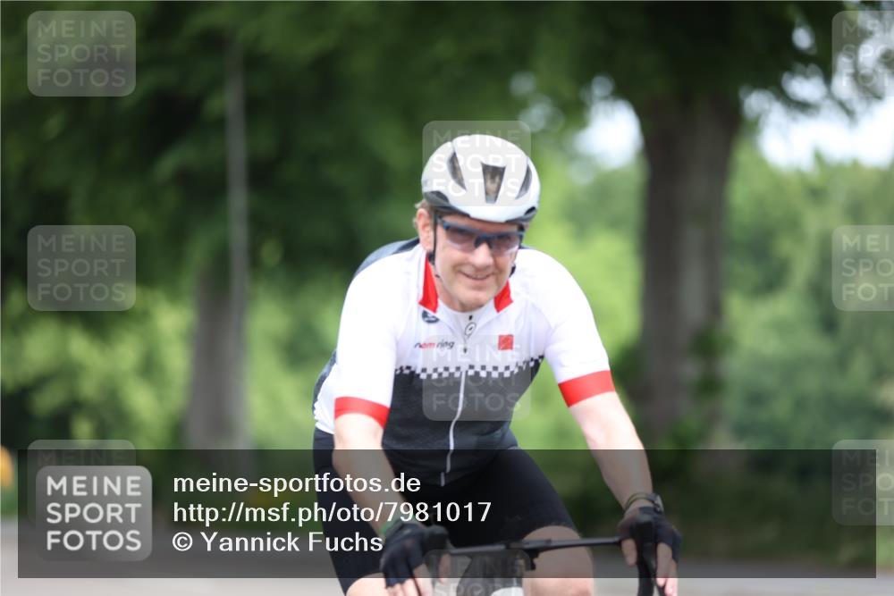 15.06.2025 - 7 Türme Triathlon Yannick Fuchs http://msf.ph/oto/7981017 15.06.2025 11:23:51 Radfahren  meine-sportfotos.de