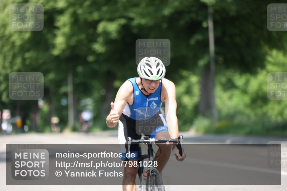 15.06.2025 - 7 Türme Triathlon Yannick Fuchs http://msf.ph/oto/7981028 15.06.2025 12:49:03 Radfahren 202, 262, 445, 633 meine-sportfotos.de