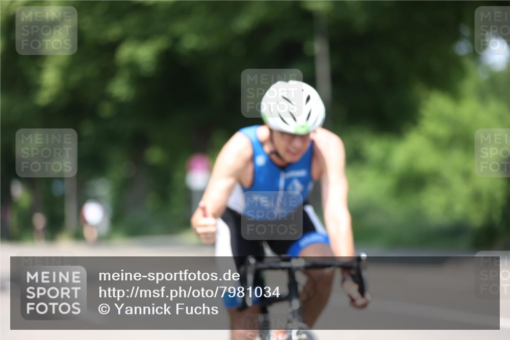 15.06.2025 - 7 Türme Triathlon Yannick Fuchs http://msf.ph/oto/7981034 15.06.2025 12:49:04 Radfahren 202, 262, 633 meine-sportfotos.de