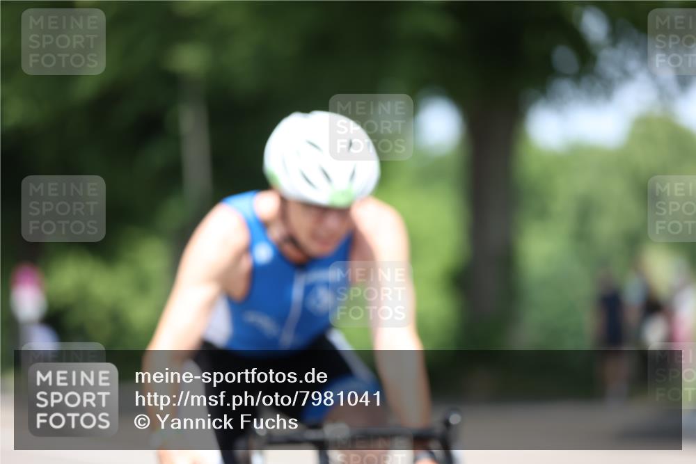 15.06.2025 - 7 Türme Triathlon Yannick Fuchs http://msf.ph/oto/7981041 15.06.2025 12:49:04 Radfahren 202, 262, 633 meine-sportfotos.de