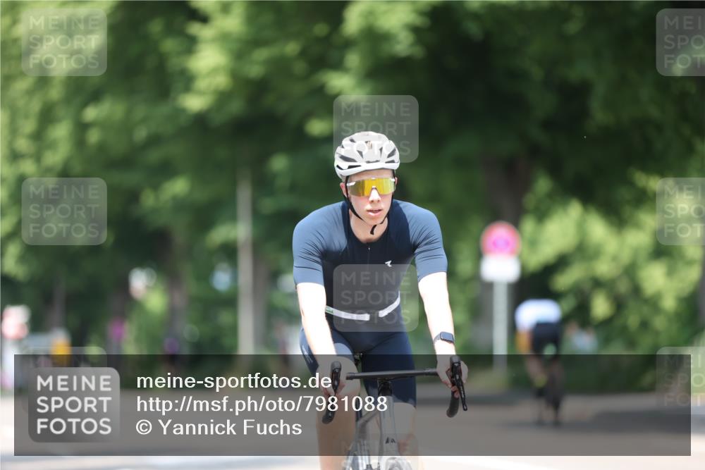 15.06.2025 - 7 Türme Triathlon Yannick Fuchs http://msf.ph/oto/7981088 15.06.2025 12:49:23 Radfahren 247, 397, 411, 448, 656 meine-sportfotos.de