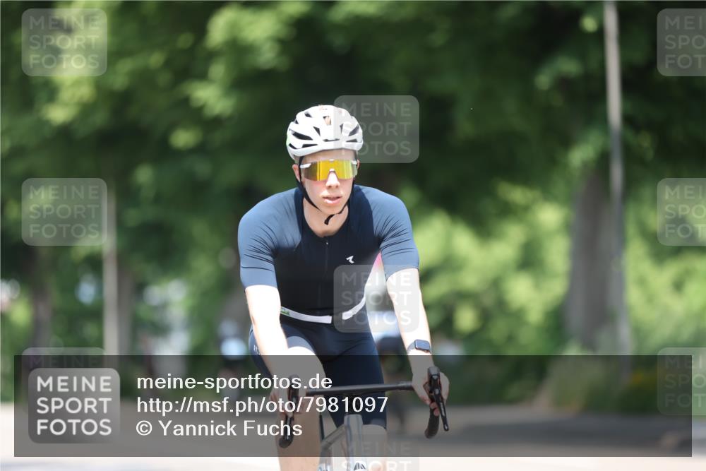 15.06.2025 - 7 Türme Triathlon Yannick Fuchs http://msf.ph/oto/7981097 15.06.2025 12:49:23 Radfahren 247, 397, 411, 448, 656 meine-sportfotos.de