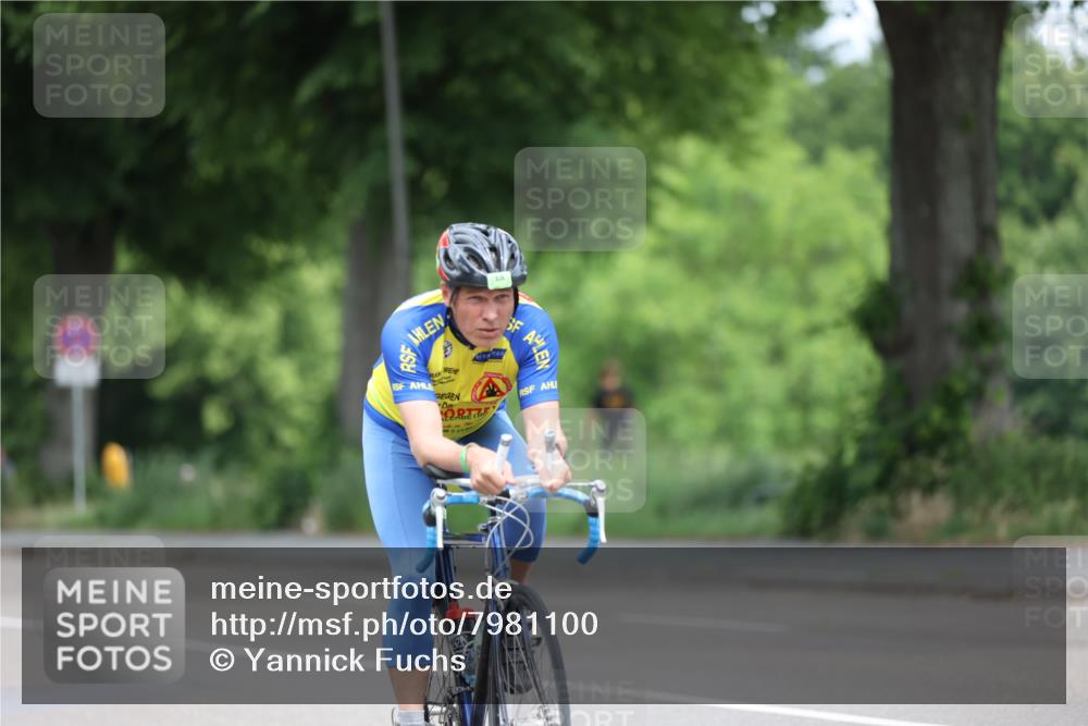 15.06.2025 - 7 Türme Triathlon Yannick Fuchs http://msf.ph/oto/7981100 15.06.2025 11:24:27 Radfahren 243, 258 meine-sportfotos.de