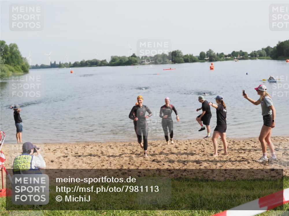 21.06.2025 - 27. Vierlanden-Triathlon MichiJ http://msf.ph/oto/7981113 15.06.2026 09:02:41 Schwimmen 200, 210, 223, 246 meine-sportfotos.de