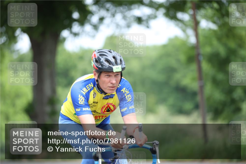 15.06.2025 - 7 Türme Triathlon Yannick Fuchs http://msf.ph/oto/7981126 15.06.2025 11:24:27 Radfahren 243, 258 meine-sportfotos.de