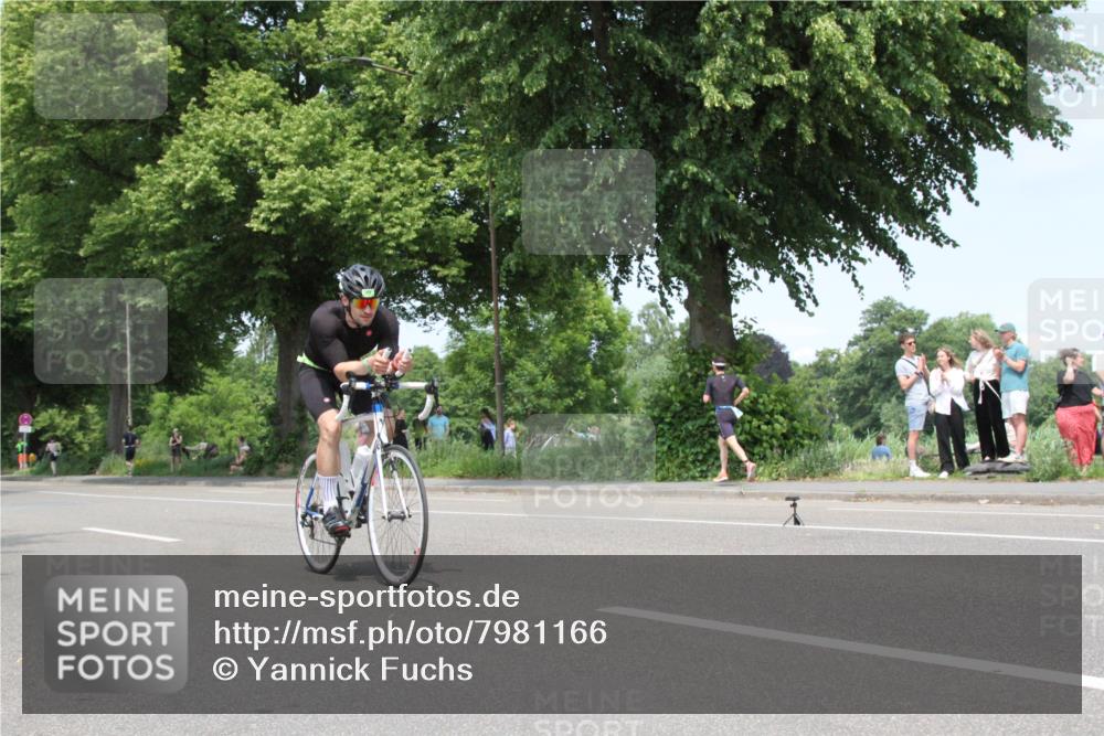 15.06.2025 - 7 Türme Triathlon Yannick Fuchs http://msf.ph/oto/7981166 15.06.2025 13:28:07 Radfahren  meine-sportfotos.de