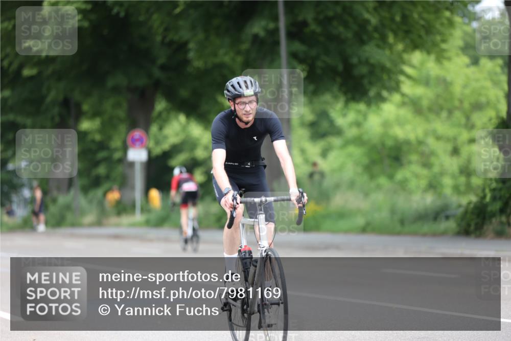 15.06.2025 - 7 Türme Triathlon Yannick Fuchs http://msf.ph/oto/7981169 15.06.2025 11:24:33 Radfahren 258 meine-sportfotos.de