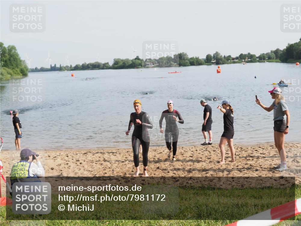 21.06.2025 - 27. Vierlanden-Triathlon MichiJ http://msf.ph/oto/7981172 15.06.2026 09:02:42 Schwimmen 200, 210, 223, 246 meine-sportfotos.de