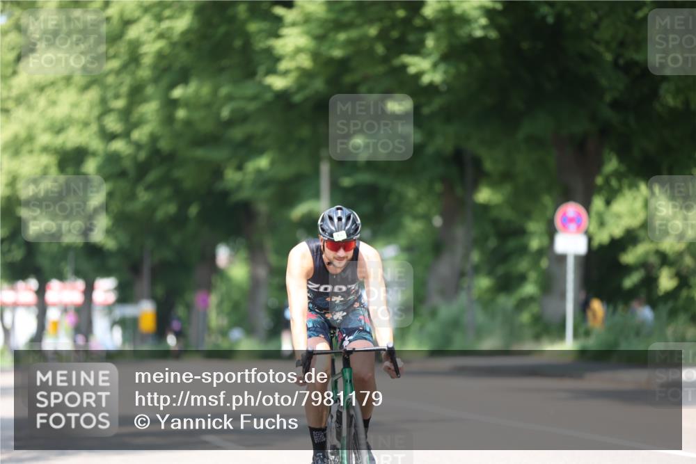 15.06.2025 - 7 Türme Triathlon Yannick Fuchs http://msf.ph/oto/7981179 15.06.2025 12:49:26 Radfahren 247, 366, 397, 656 meine-sportfotos.de