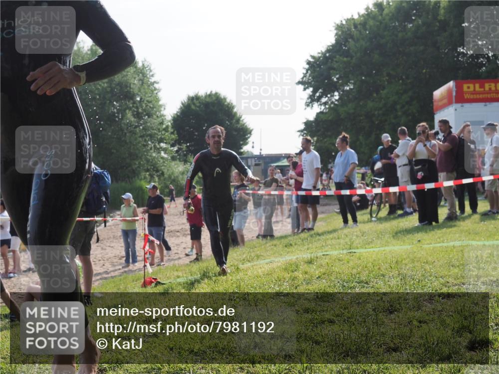 15.06.2025 - 27. Vierlanden-Triathlon KatJ http://msf.ph/oto/7981192 15.06.2025 08:46:00 Schwimmen 13, 106, 134, 142, 150, 152 meine-sportfotos.de