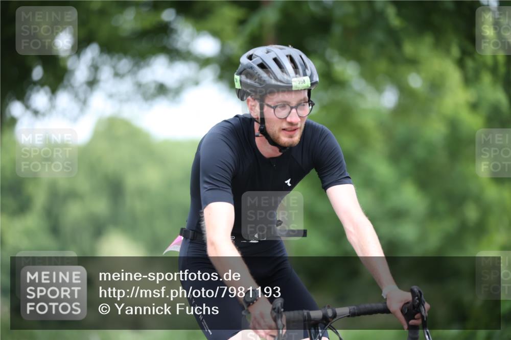 15.06.2025 - 7 Türme Triathlon Yannick Fuchs http://msf.ph/oto/7981193 15.06.2025 11:24:33 Radfahren 258 meine-sportfotos.de