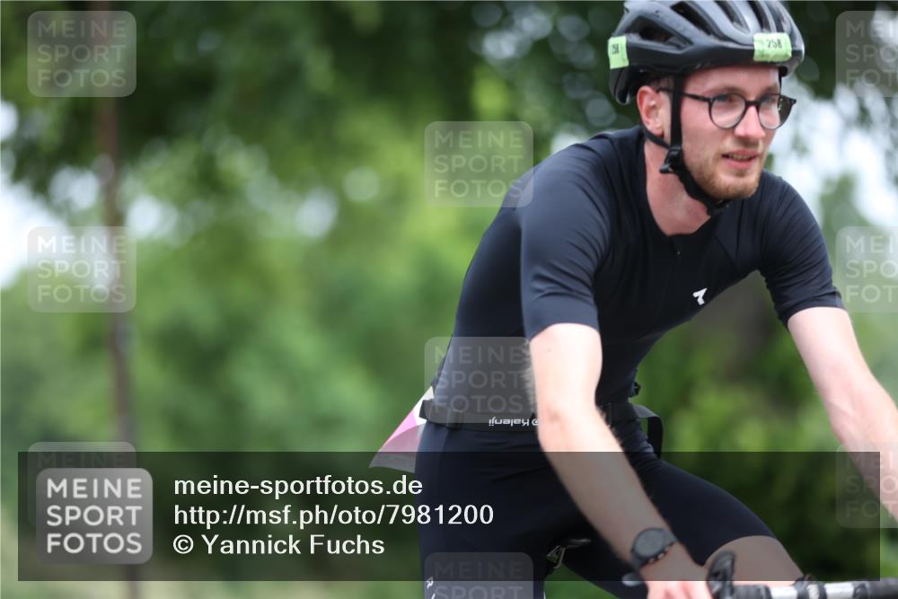 15.06.2025 - 7 Türme Triathlon Yannick Fuchs http://msf.ph/oto/7981200 15.06.2025 11:24:34 Radfahren 258 meine-sportfotos.de