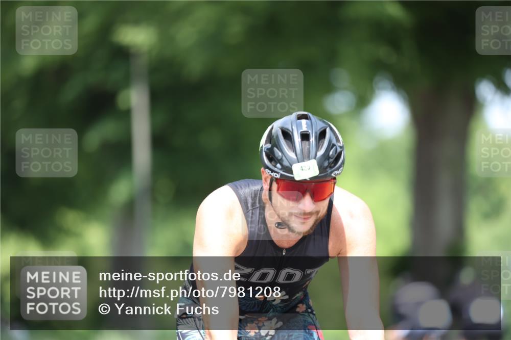 15.06.2025 - 7 Türme Triathlon Yannick Fuchs http://msf.ph/oto/7981208 15.06.2025 12:49:27 Radfahren 247, 366, 397, 656 meine-sportfotos.de