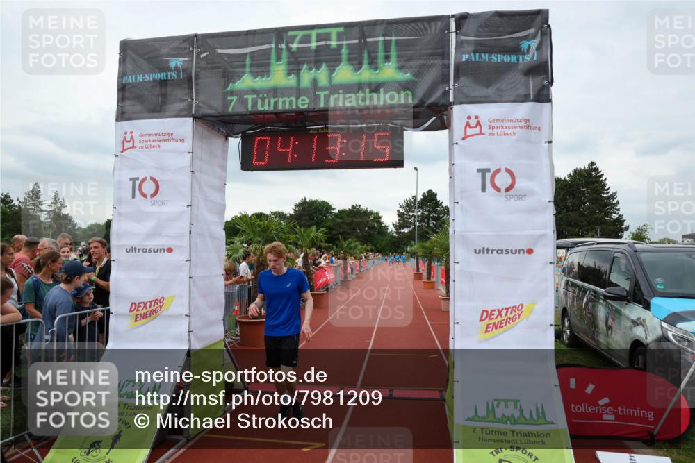 15.06.2025 - 7 Türme Triathlon Michael Strokosch http://msf.ph/oto/7981209 15.06.2025 14:13:14 Ziel 489, 1085 meine-sportfotos.de