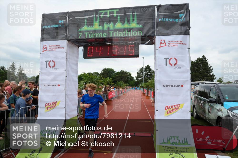 15.06.2025 - 7 Türme Triathlon Michael Strokosch http://msf.ph/oto/7981214 15.06.2025 14:13:15 Ziel 489, 1085 meine-sportfotos.de