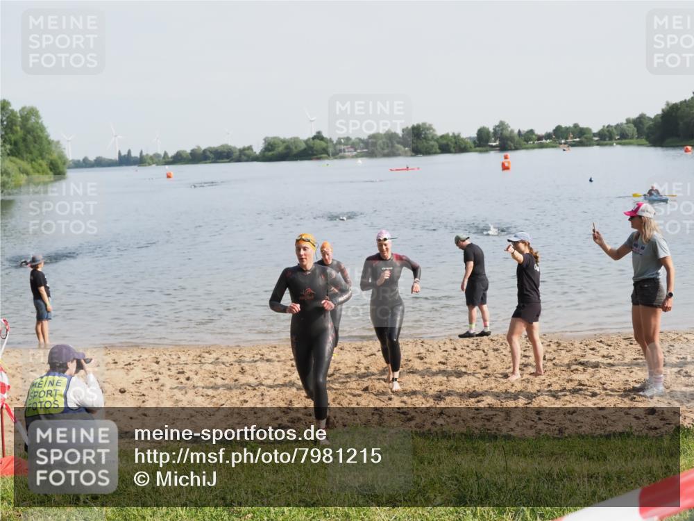 21.06.2025 - 27. Vierlanden-Triathlon MichiJ http://msf.ph/oto/7981215 15.06.2026 09:02:43 Schwimmen 200, 210, 223, 246 meine-sportfotos.de