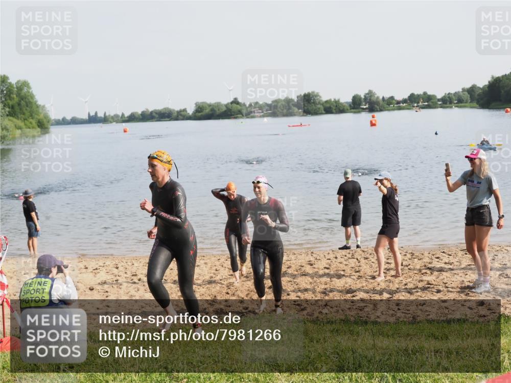 21.06.2025 - 27. Vierlanden-Triathlon MichiJ http://msf.ph/oto/7981266 15.06.2026 09:02:44 Schwimmen 200, 210, 223, 246 meine-sportfotos.de